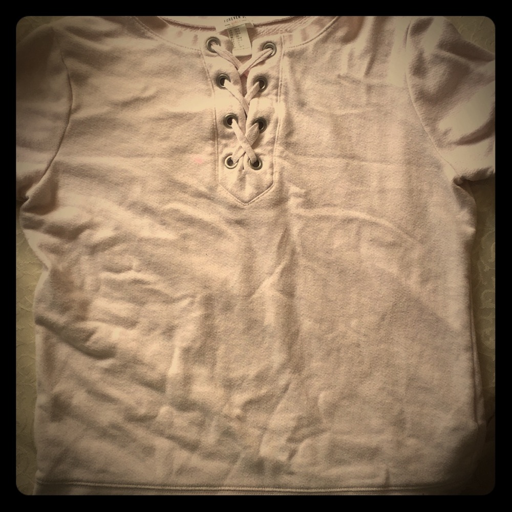 Forever 2️⃣1️⃣ cross cross shirt